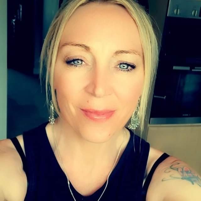 Kelli Hollis